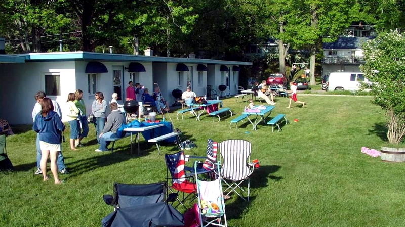 Neils Modern Cottages (Neils Resort) - Waterside Resort And Boat Rental (newer photo)